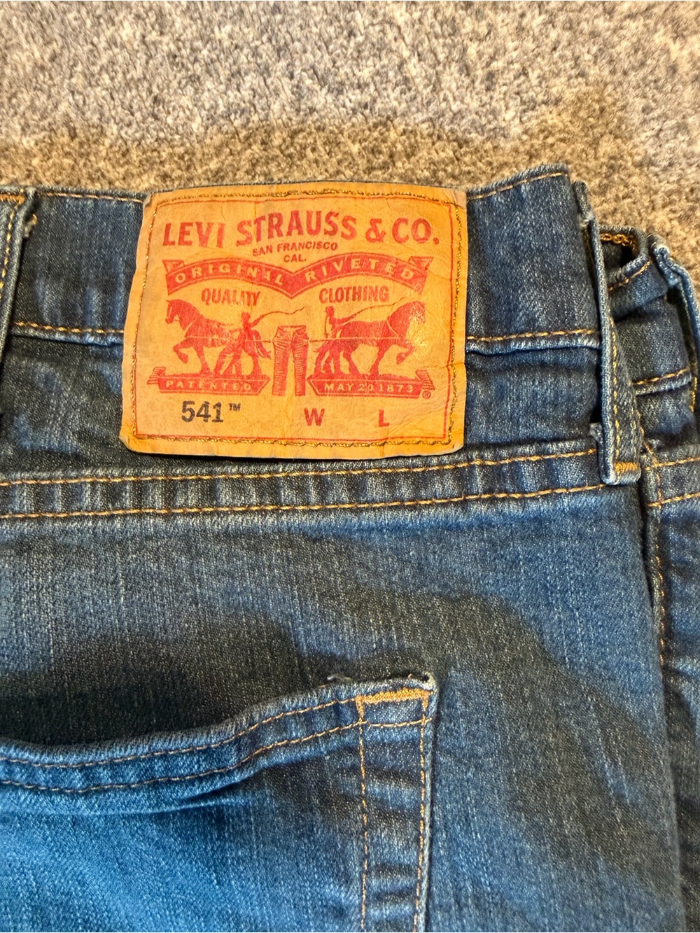 Levi Strauss 541 Men's Jeans 48x30, Dark Blue Denim - Picture 3 of 9